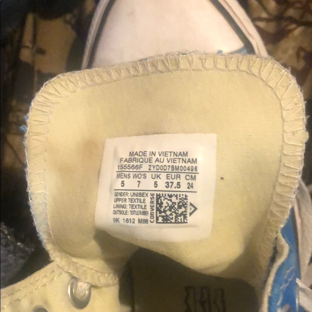Converse - Picture 2 of 3